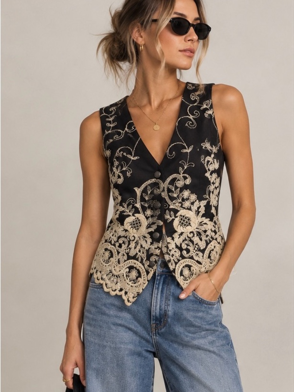 Vintage ICE Black Embroidered Floral Cream Scalloped Hem Boho Vest size Large